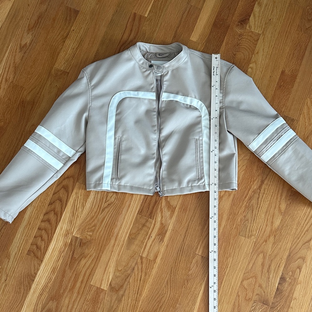 Women's tan/cream vegan leatherJacket size Large